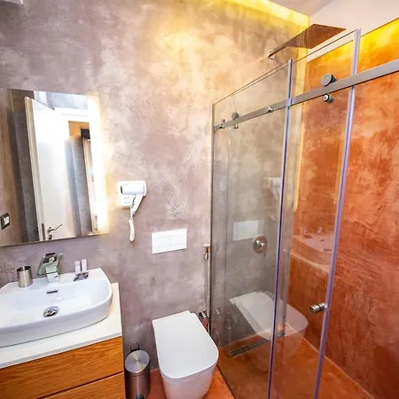 Adani Ksamil 3*