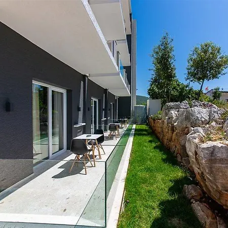 Hotel Adani Ksamil 3*