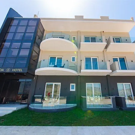 Adani Ksamil Hotel 3*