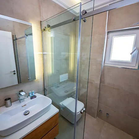 Adani Ksamil 3*