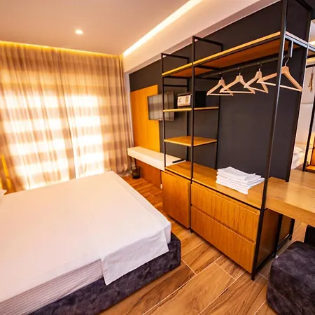 Adani Ksamil Hotel 3*