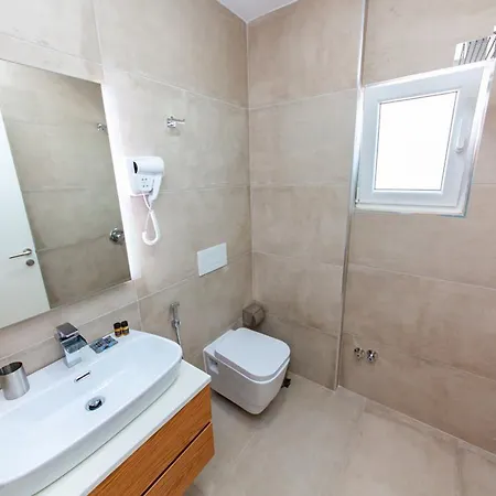 Inada Hotel Ksamil